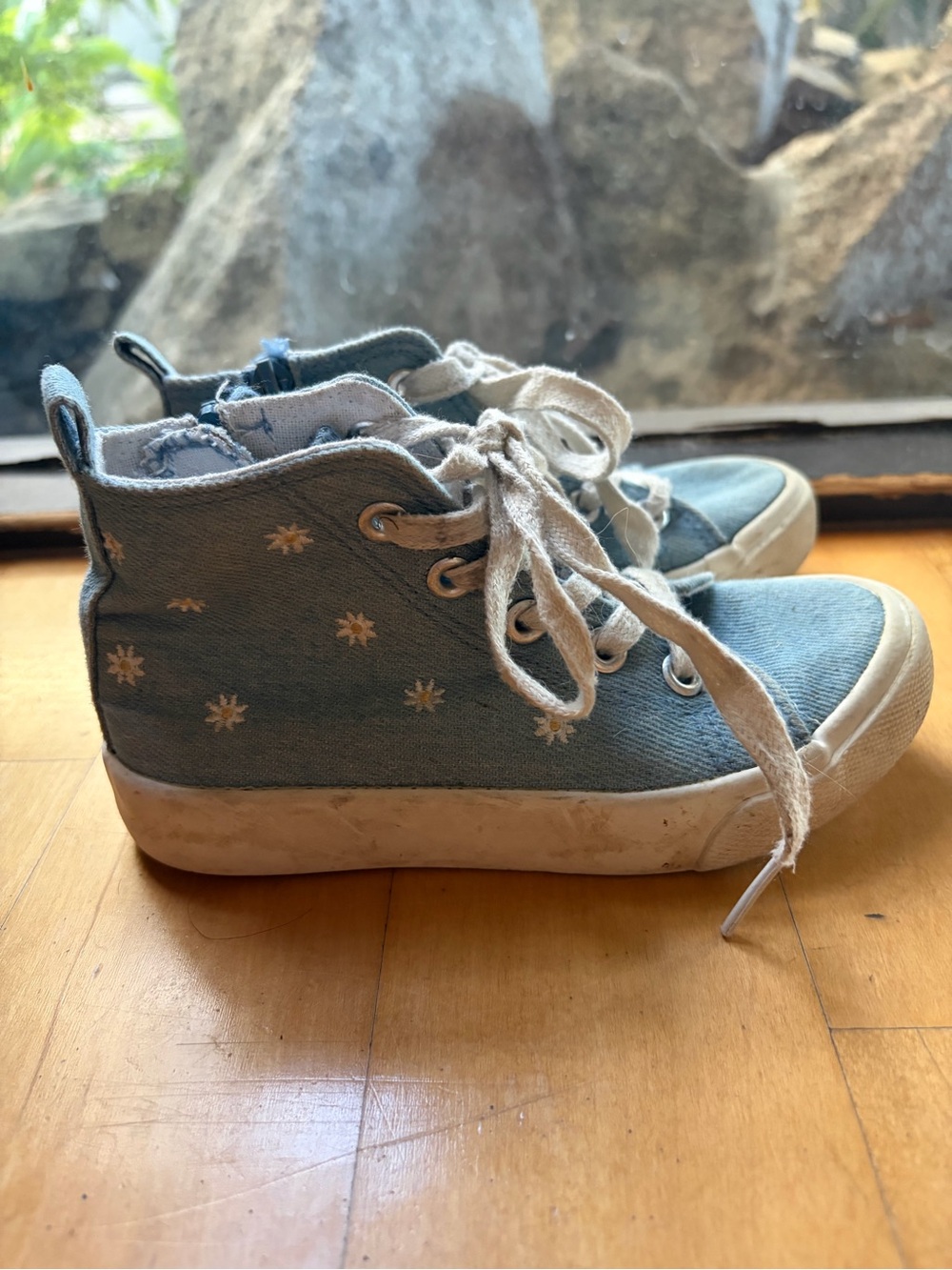 Cotton On Kids High-Top Sneakers in Light Blue with White Stars